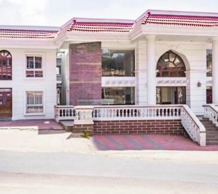 The Majestic Crown Hotell Ooty Exteriör bild