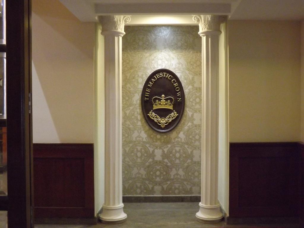 The Majestic Crown Hotell Ooty Exteriör bild