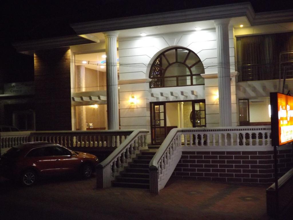 The Majestic Crown Hotell Ooty Exteriör bild
