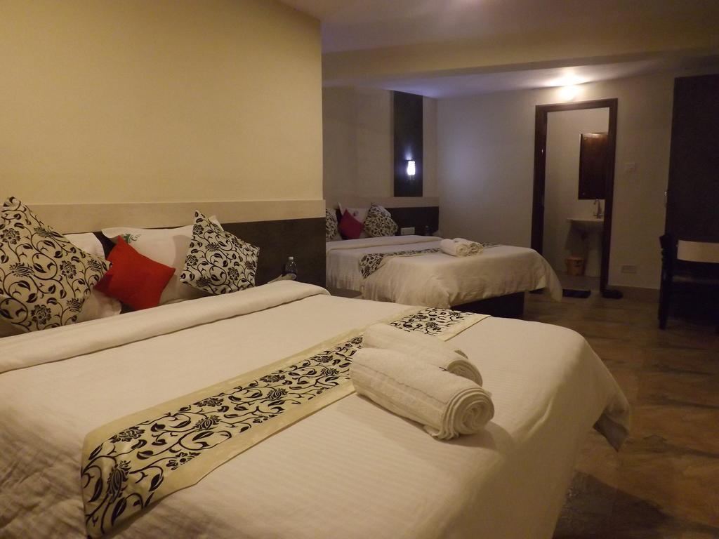 The Majestic Crown Hotell Ooty Exteriör bild