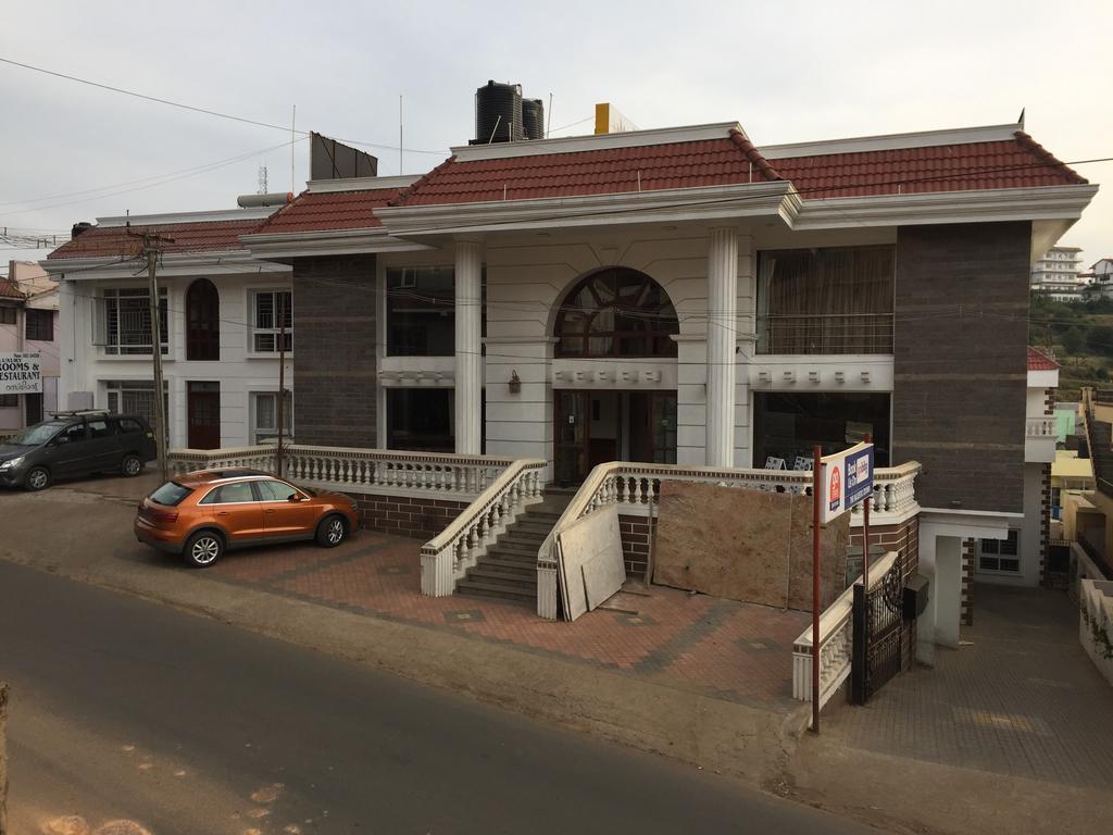 The Majestic Crown Hotell Ooty Exteriör bild
