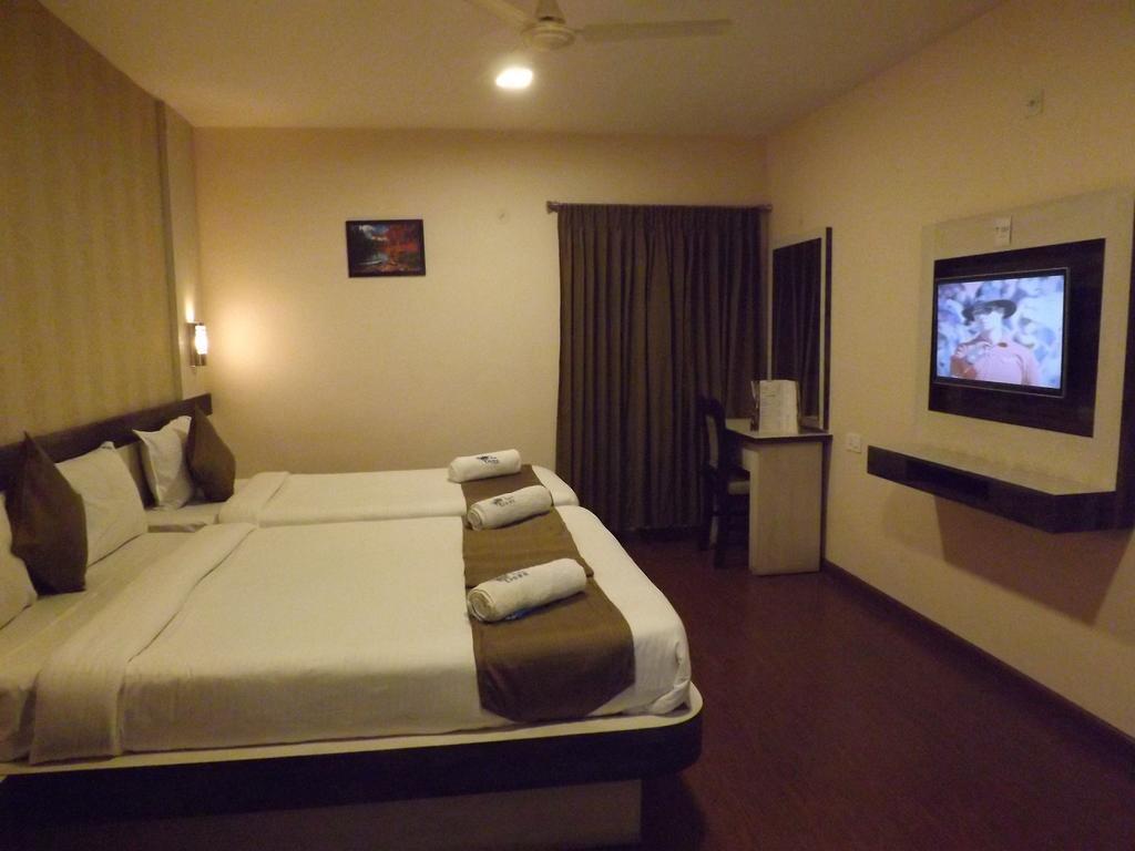 The Majestic Crown Hotell Ooty Exteriör bild